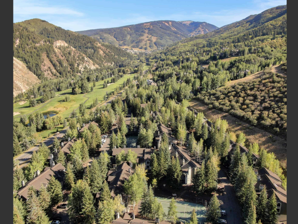 Beaver Creek Luxury Vacation Accommodation 200 Yard to Lift
